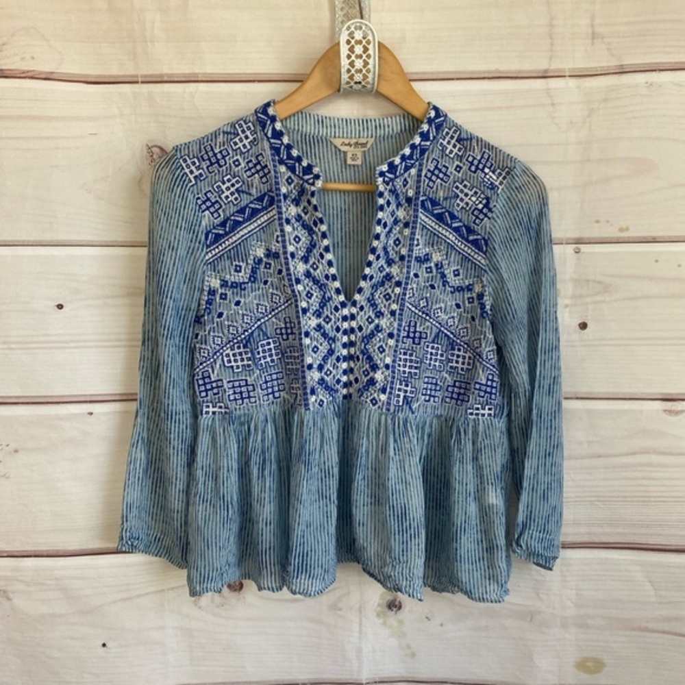 Lucky Brand Cropped Enroidered Top